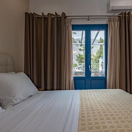 Tristhenia Lejlighedshotel Perissa  Eksteriør billede