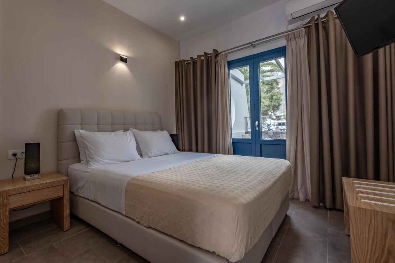 Tristhenia Lejlighedshotel Perissa  Eksteriør billede
